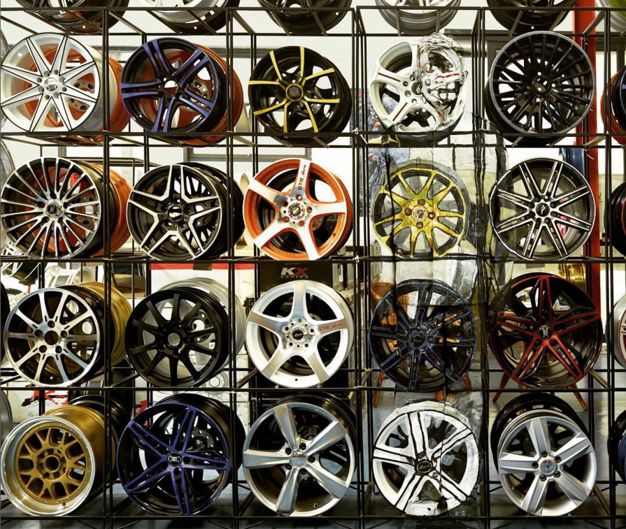 Liu Bolin es un artista, escultor y fotógrafo chino que durante más de una década ha trabajado con el método de pintura de camuflarse a sí mismo para tocar temas políticos y sociales. FOTO @liubolin