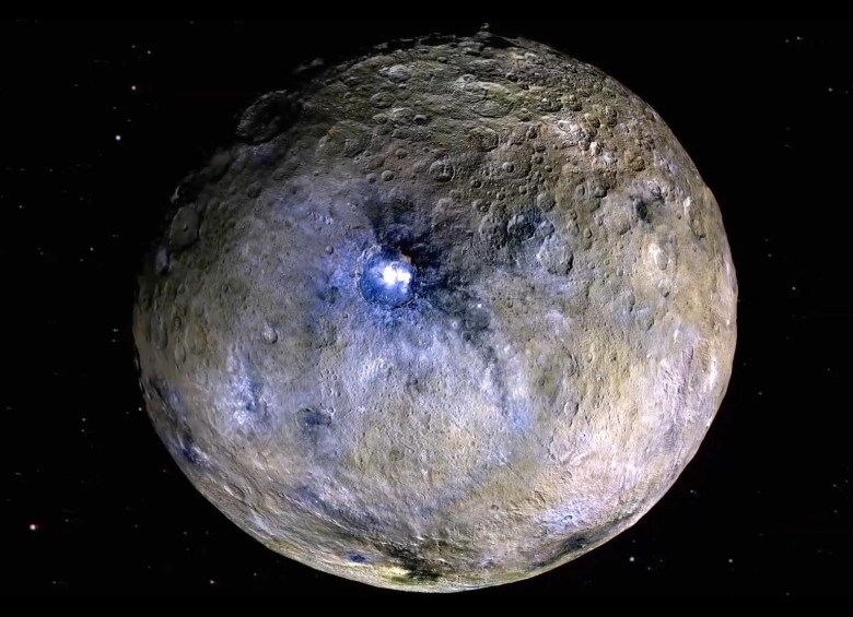 Misterio resuelto: el planeta enano Ceres tiene agua salada en su interior, según estudios varios estudios publicados este lunes. FOTO Nasa