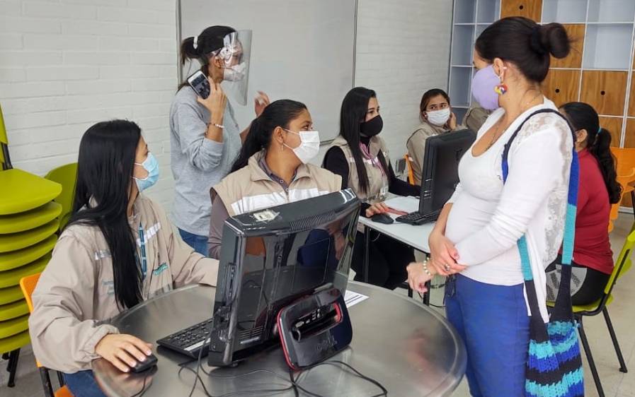 La Alcaldía caracterizó a la población para entregar las ayudas de Acnur. FOTO CORTESÍA