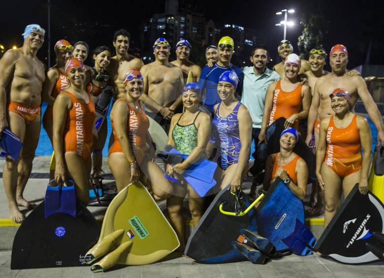 Con 35 nadarores, el club Mantarrayas es uno de los más grandes de los representantes de Colombia en la Copa Mundo que inicia esta noche en Medellín. FOTO julio césar herrera