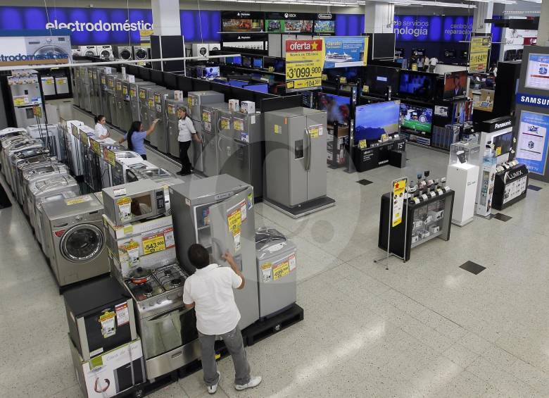 La disposición a comprar bienes durables fue de -14,2 % en el país y 0,2 % en la capital de Antioquia. FOTO Archivo El Colombiano