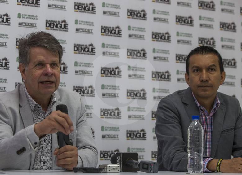 En la presentación de los resultados de la investigación, Iván Darío Vélez,director del Pecet (Izquierda) y Henry Pulido, experto de la secretaría de Salud de Bello. FOTO Julio César Herrera