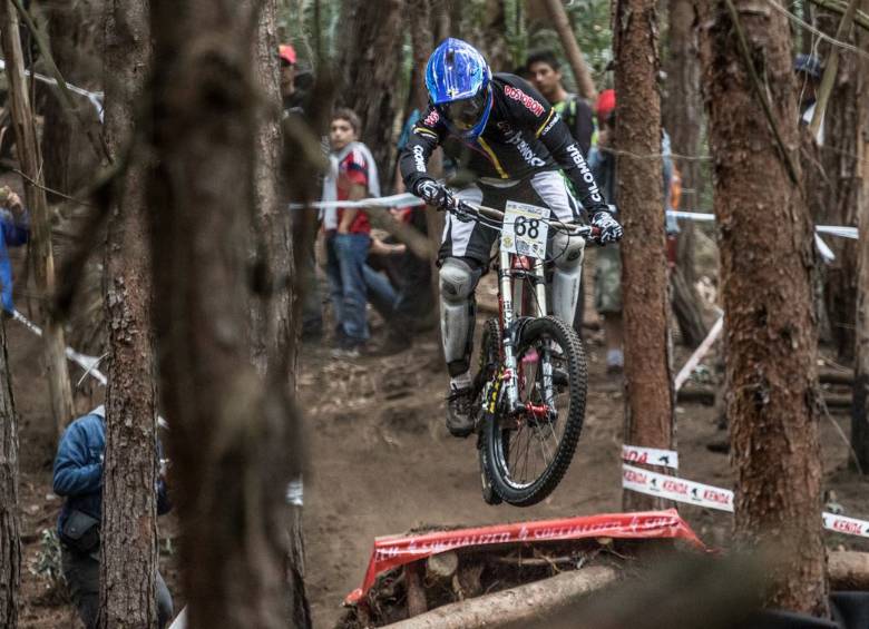 Felipe Restrepo sembró sus primeras semillas del downhill en el Clásico, hoy estará de nuevo. FOTO CORTESÍA Familia Restrepo
