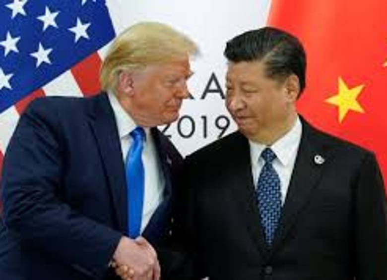 Donald Trump pidió a su homólogo de China, Xi Jinping, plantearse la posibilidad de una nueva negociación. FOTO REUTRERS