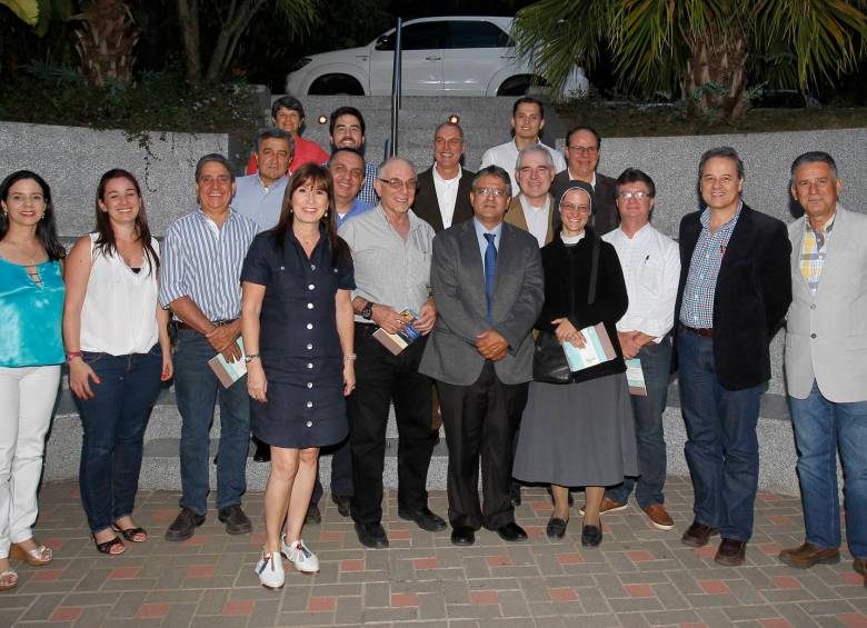 Directivos del Museo del Transporte y las entidades beneficiadas celebraron el aporte FOTO jaime pérez