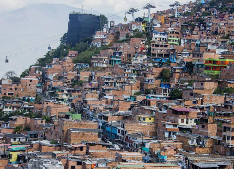 En la zona de Santo Domingo Savio existen numerosas casas sin desenglobar o sin legalizar reformas. FOTO Donaldo Zuluaga