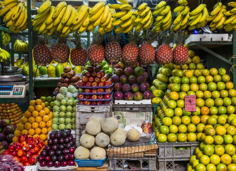 En legumbrerías y supermercados el kilo de la fruta llega a superar los 18.000 pesos. FOTO Esteban Vanegas Londoño