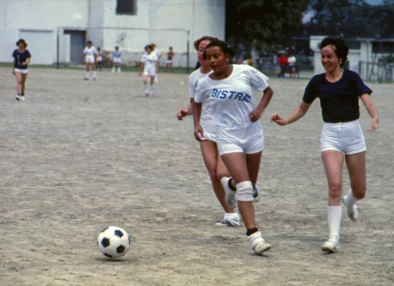 Año 1979, cuando las mujeres ya desafiaban las críticas por practicar un deporte “exclusivo de hombres”.