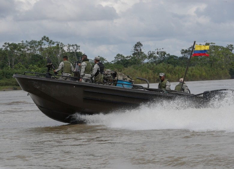 La Armada Nacional hace presencia en la zona de frontera. FOTO MANUEL SALDARRIAGA
