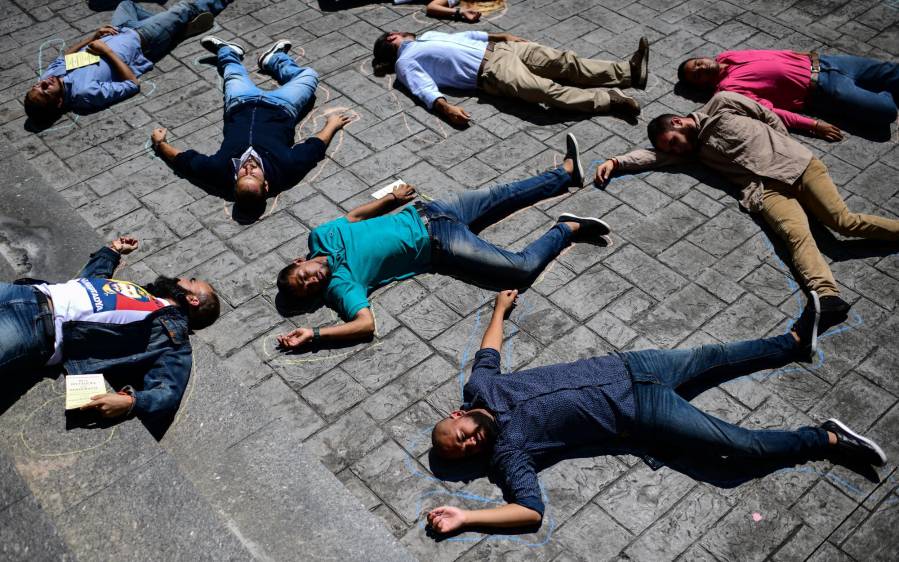 Manifestación pacífica en Venezuela para pedir la libertad de los presos políticos. FOTO: AFP