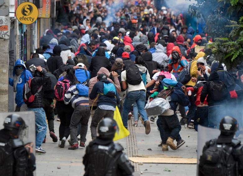 La ciudad completa estuvo en toque de queda desde las 9:00 p.m. FOTO AFP