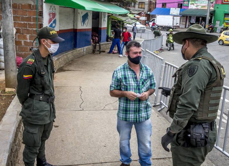 Las autoridades reiteraron el llamado a cumplir las medidas de aislamiento y bioseguridad en el Aburrá. FOTO Juan Antonio Sánchez
