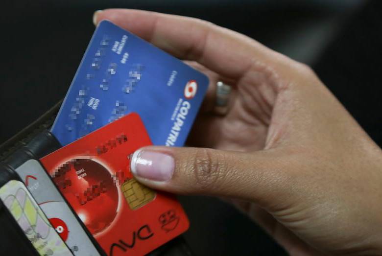 Según el informe, en el país hay 12,3 millones de tarjetas de crédito y cerca de 20 millones de débito. FOTO COLPRENSA