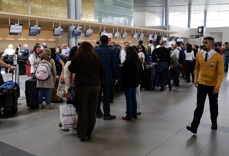 Por fuertes vientos y tormentas eléctricas se redujo la capacidad operacional en el Aeropuerto El Dorado de Bogotá. FOTO ARCHIVO COLPRENSA