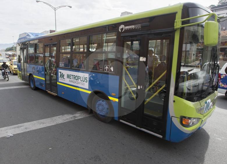 Este es el bus eléctrico del Metroplús que ya está corriendo por las calles de Medellín. FOTO Donaldo Zuluaga