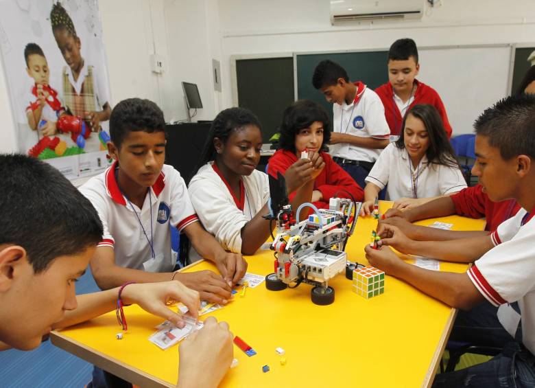 Ambientes de aprendizaje tecnológico Lego desarrollan en los chicos competencias y habilidades en matemáticas. FOTO jaime pérez