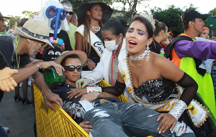 La Reina Cristina Felfle Fernández de Castro, estuvo en dos de esos eventos: el que se hizo por la Calle 85 y luego en el que se celebró en Barrio Abajo. FOTO COLPRENSA