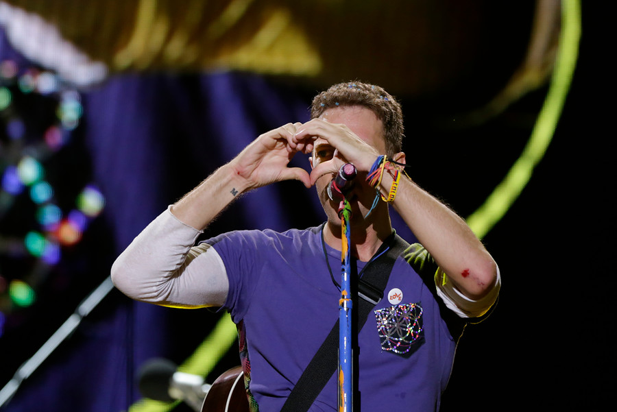 Chris Martin tenía la manilla de Colombia. FOTO Colprensa