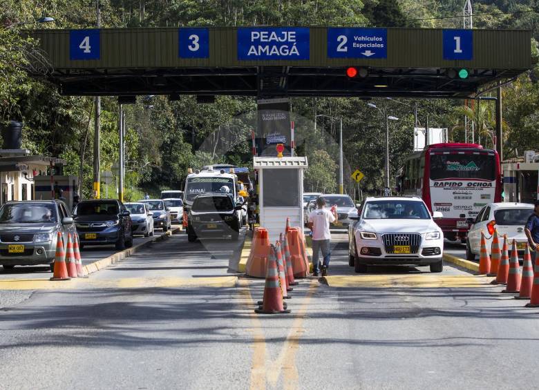 Las casetas de peaje en Amagá están ubicadas en el kilómetro 89 de la vía entre Medellín y Bolombolo. FOTO JAIME PÉREZ