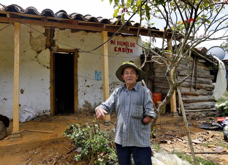 Así quedó la casa de Jesús y María luego del primer mejoramiento de vivienda que les hicieron, en desarrollo del contrato 111 suscrito entre Masora y Guarne, por valor de $1.200 millones. FOTO JUAN ANTONIO SÁNCHEZ.