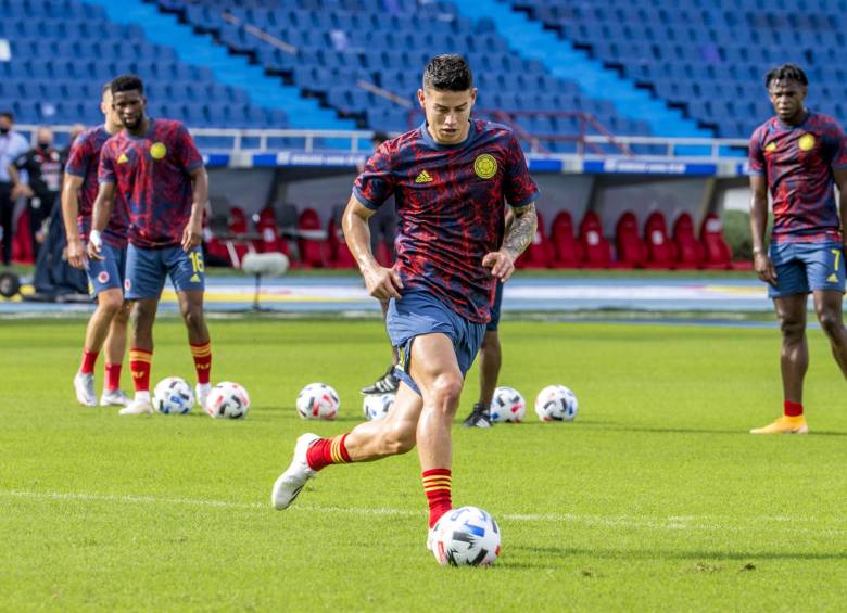 Que James Rodríguez se ilumine, que encuentre socios en la cancha y que los delanteros aprovechen las opciones, anhelo de la afición ante el exigente partido de hoy. FOTO Juan Antonio Sánchez 