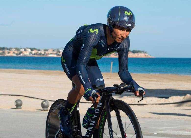 En su primera carrera por etapas del año, Nairo Quintana se muestra fuerte. Mañana, en la alta montaña, tendrá su primer gran examen. Sus piernas comenzarán a escalar en el 2017. FOTO AFP