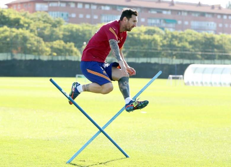 Lionel Messi durante el entrenamiento este jueves mientras la mayoría de la plantilla del Barcelona descansa. Foto cortesía Barcelona FC