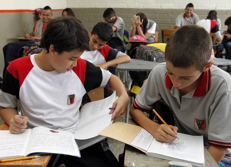 Las pruebas Pisa serán presentadas por 13.459 estudiantes de noveno y décimo. En Medellín 53 instituciones educativas participarán en la prueba. FOTO archivo