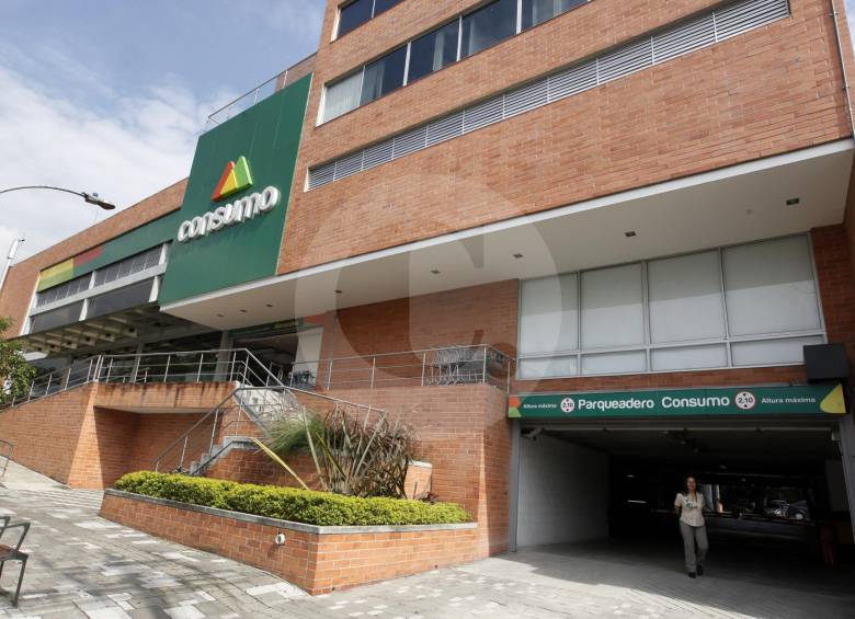 Fachada del supermercado Consumo ubicado en el barrio Laureles. FOTO ARCHIVO (MANUEL SALDARRIAGA)