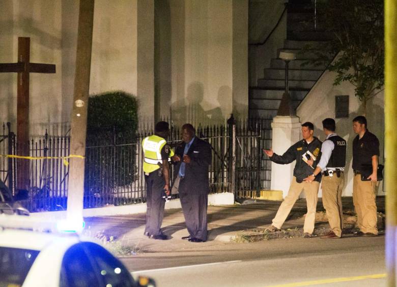 Nueve muertos dejó masacre en histórica iglesia en E.U.