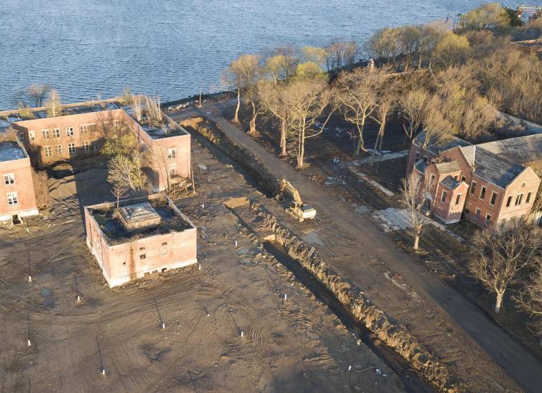 Nueva York ha comenzado a enterrar cadáveres en una fosa común en la isla de Hart, en el extremo noroeste de la Gran Manzana. Foto: EFE