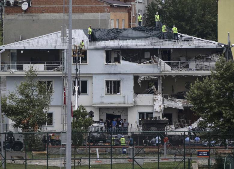 En el ataque con carro bomba a la Estación de Policía murieron unas cuatro personas.
