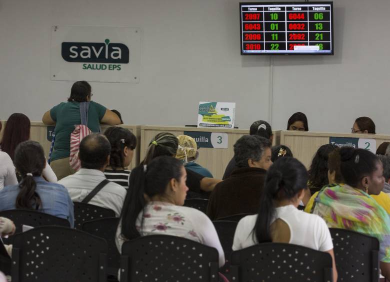 Del total de afiliados a Savia, 95% son del régimen subsidiado y 5% del contributivo. Garantizar la atención oportuna es el punto clave en el debate sobre el futuro de la EPS. FOTO manuel saldarriaga