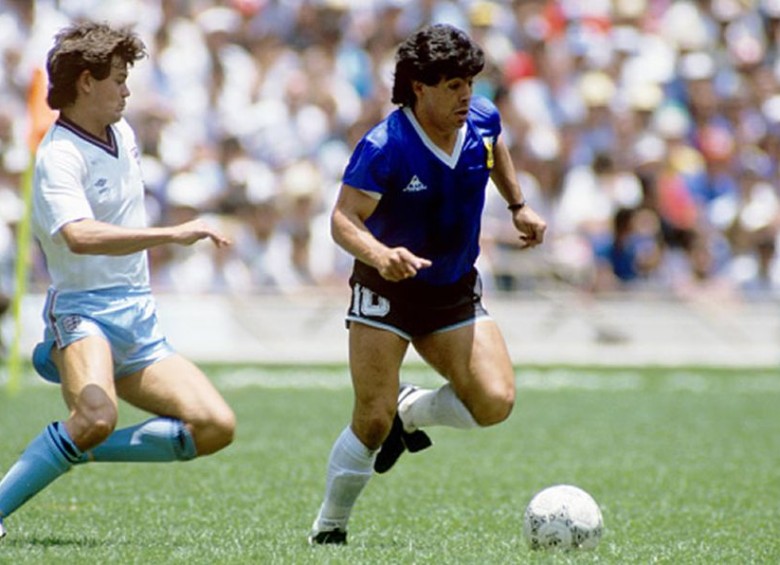 Diego Maradona ante Inglaterra en México 86. FOTO ARCHIVO EFE