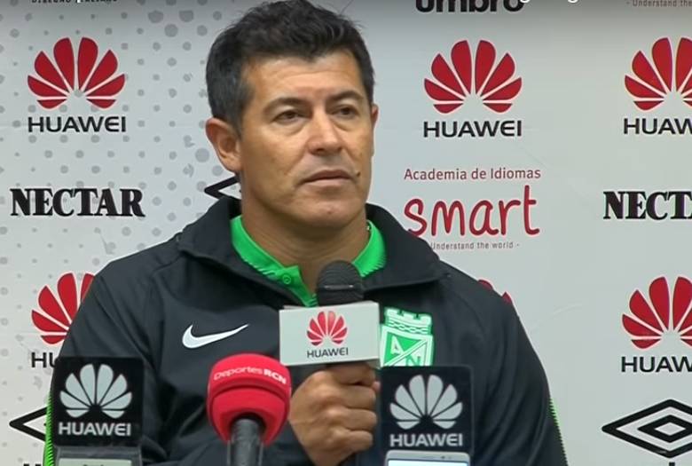 Jorge Almirón en la ruedad de prensa tras la victoria sobre Santa Fe. FOTO CORTESÍA