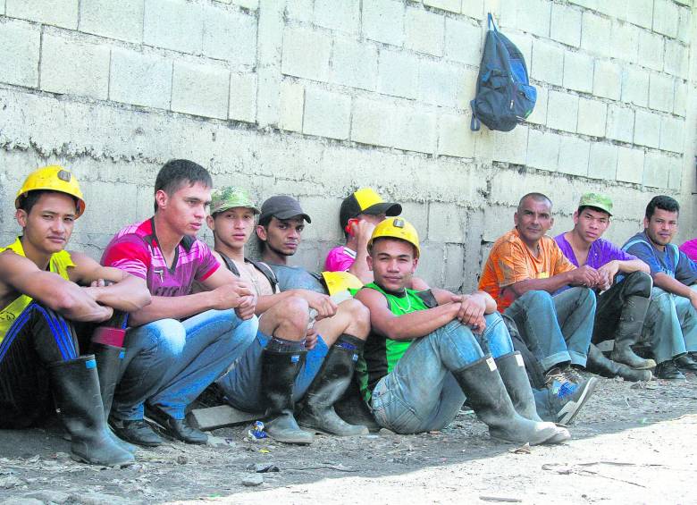 Hay que cerrar 64 minas en la Cuenca del Sinifaná