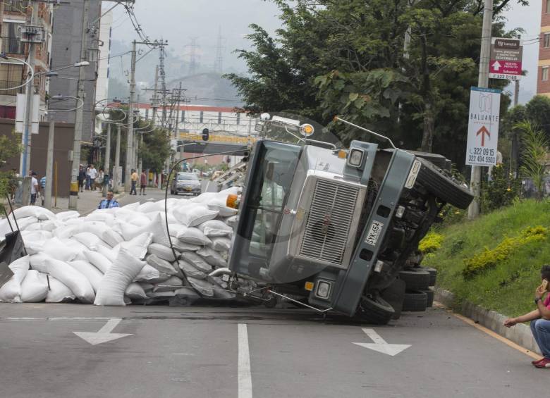 El hecho ocurrió en la carrera 48 con la calle 75 sur. FOTO MANUEL SALDARRIAGA