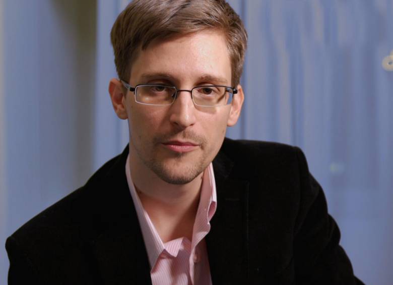 Snowden enfrenta cargos que podrían enviarlo a prisión hasta por 30 años. FOTO AFP