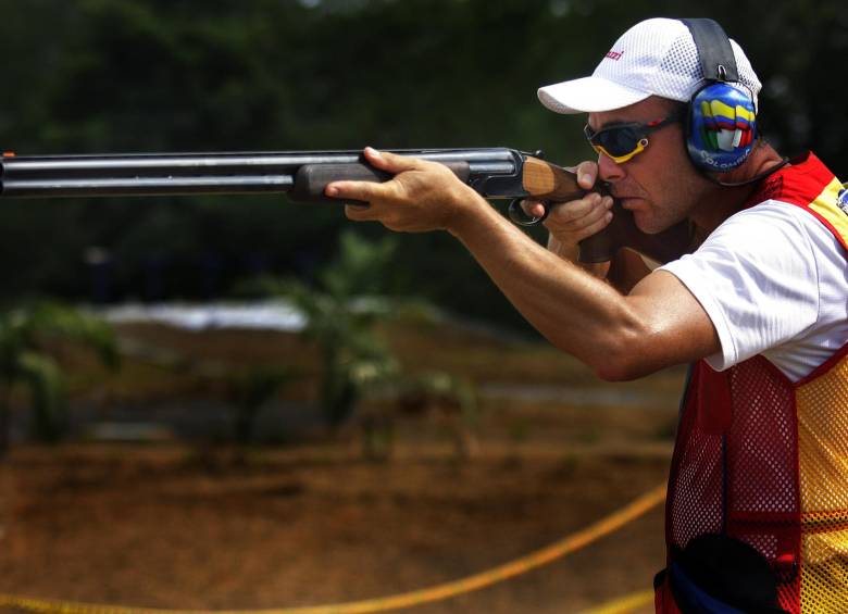 El alto tribunal señaló que la tenencia de armas requiere de autorización oficial. La de la imagen es para la práctica deportiva. FOTO COLPRENSA