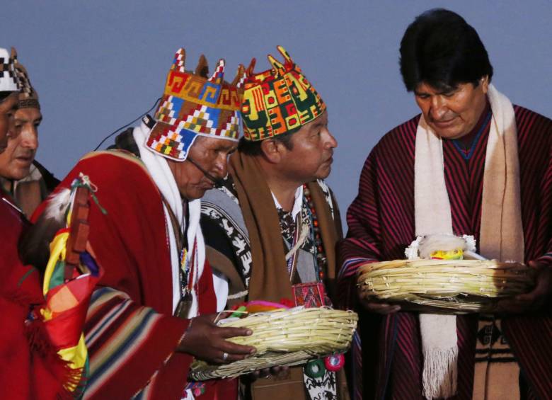 Con rituales indígenas, Evo Morales celebró. FOTO AP