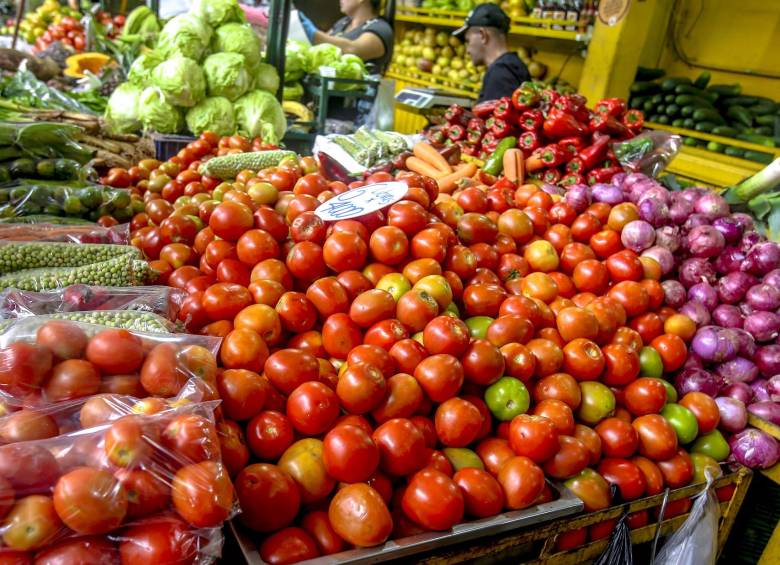 En alianza con la firma EatCloud, el gremio de comerciantes adelantará estrategias para evitar que se boten los alimentos y lograr que lleguen a la población vulnerable. FOTO JUAN ANTONIO SÁNCHEZ