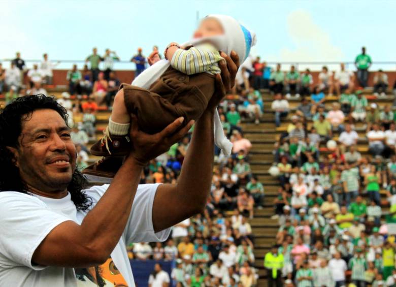 Su compromiso social, siempre presente, como sucedió en el partido de despedida en pro de niños enfermos.