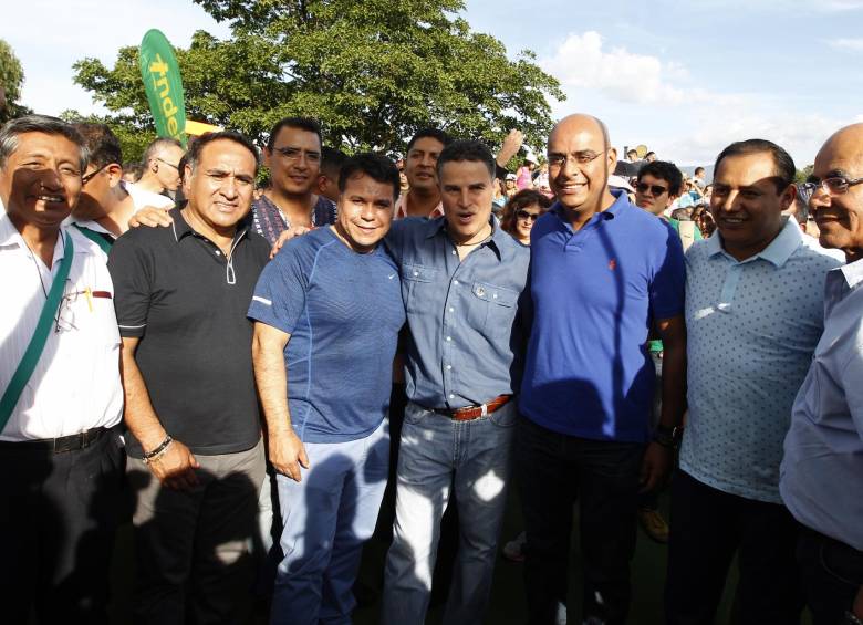  La UVA de San Antonio fue observada por los asistentes a Cities for Life, Hugo Isalas Quispe, alcalde de Moquegua (Perú);Guadalupe García, alcalde El Marquez (México); Juan Gúzman, alcalde Huimilán (México); Aníbal Gaviria (Medellín); Marcos Aguilar, alcalde Querétaro (México) FOTO Jaime Pérez