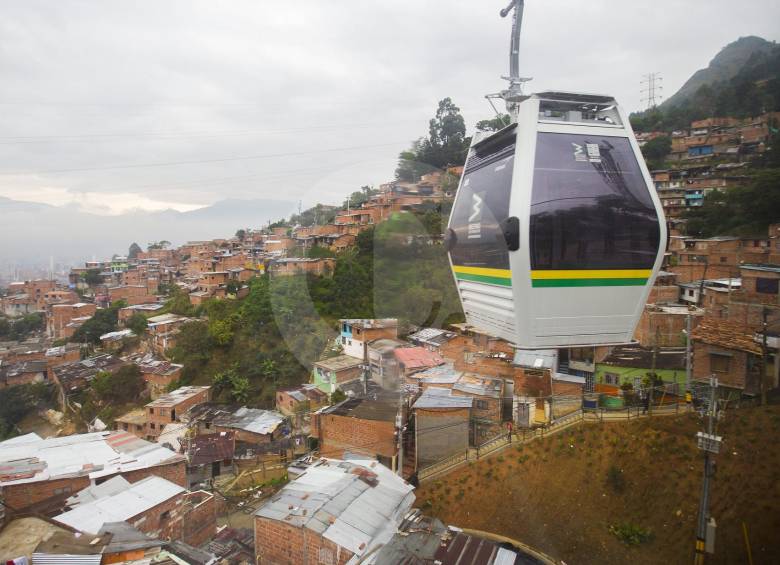 El cable de la comuna 8, en el oriente de Medellín, opera desde diciembre de 2016. FOTO Donaldo Zuluaga