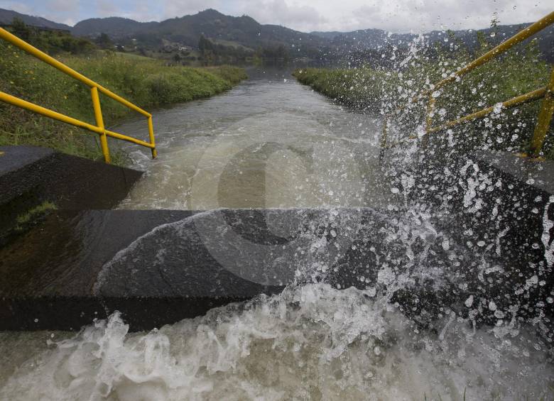 Con la interconexión del embalse de La Fe al acueducto de Rionegro se busca disminuir la vulnerabilidad de este municipio, que hoy solo se surte de una fuente hídrica. FOTO Donaldo Zuluaga