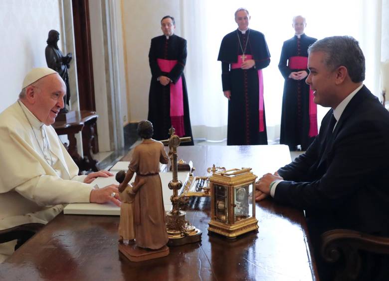 Se conocen las primeras imágenes del presidente Iván Duque en su reunión con el Papa Francisco en el Vaticano. Foto: Reuters