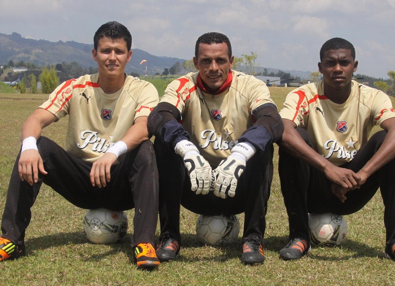 Su paso por el Medellín entre 2010 y 2012. Aquí, con Bayron García (izquierda) y Juan Chaverra. 