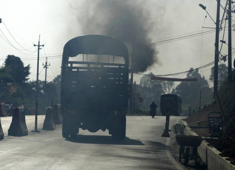 Más específicamente, el 12% de los casos anuales de asma infantil podrían atribuirse a la contaminación del aire relacionada con el tráfico. FOTO: Manuel Saldarriaga