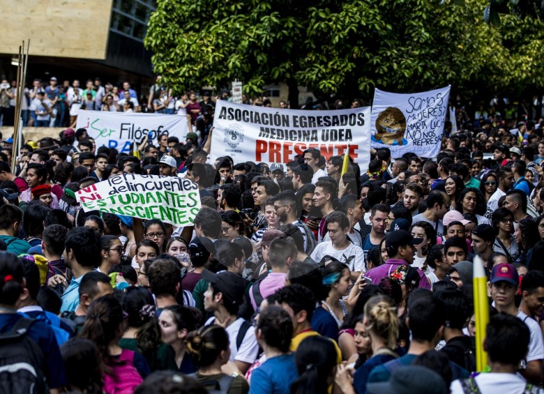 La marcha salió desde el Parque de los Deseos en Medellín. Fotografías: Jaime Pérez Munévar 