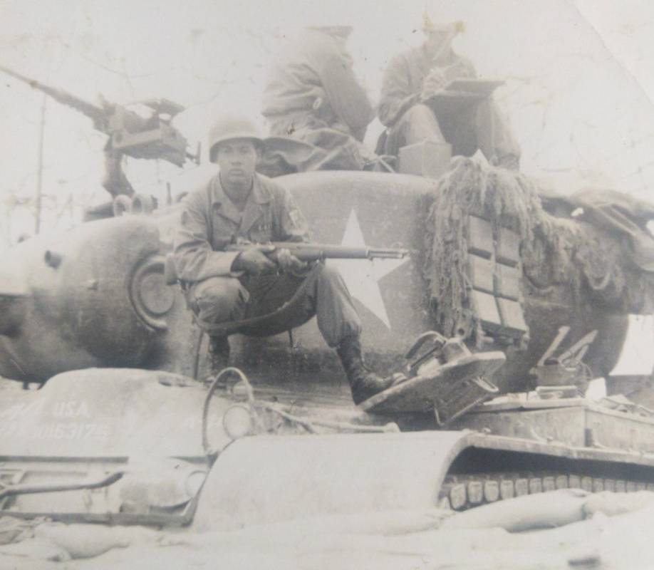 Soldados colombianos sobre un tanque del Ejército de Estados Unidos. FOTO CORTESÍA ZULLEY ZAPATA